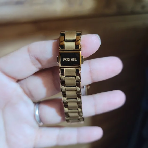 Fossil Women's Gold-Tone Watch with White Dial - Picture 4 of 7